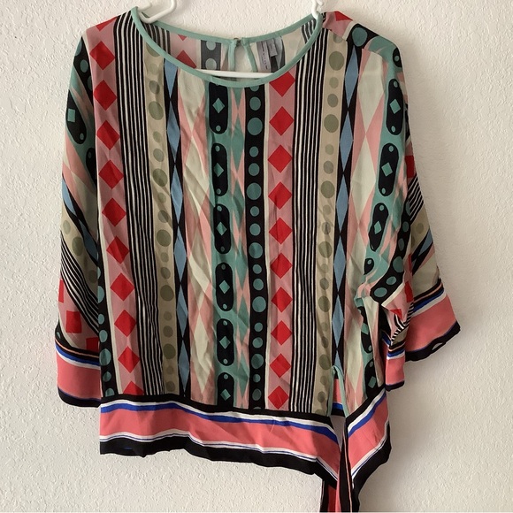 NWOT bl-nk London Colorful Geometric Women's Top - Picture 1 of 9